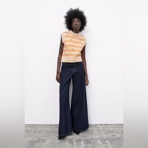 ZARA KNIT VEST WITH EMBROIDERED FLOWERS